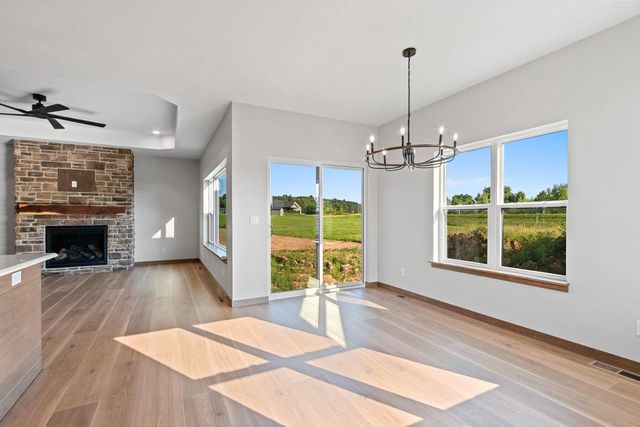 1650 SWEETBRIAR WAY, Green Bay, WI 54311