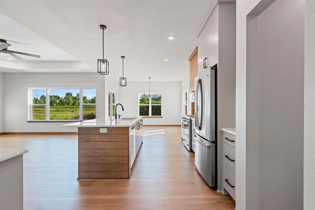 1650 SWEETBRIAR WAY, Green Bay, WI 54311