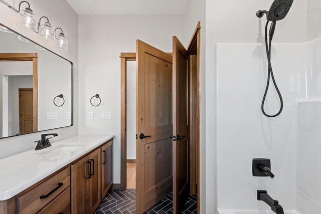 1650 SWEETBRIAR WAY, Green Bay, WI 54311