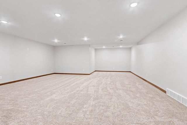 1650 SWEETBRIAR WAY, Green Bay, WI 54311