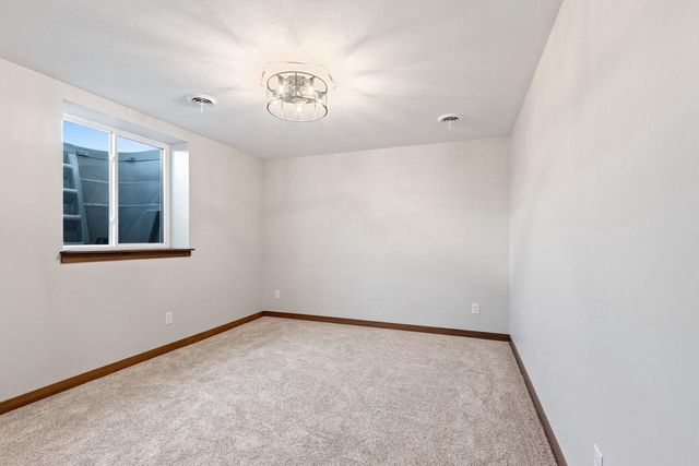 1650 SWEETBRIAR WAY, Green Bay, WI 54311