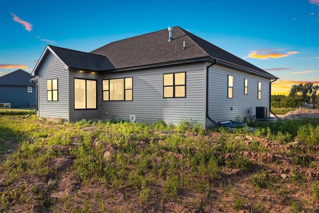 1650 SWEETBRIAR WAY, Green Bay, WI 54311