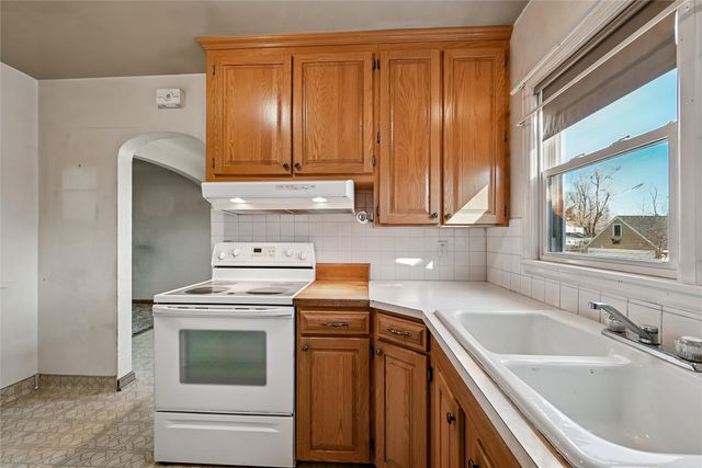 139 21st Street SW, Cedar Rapids, IA 52404