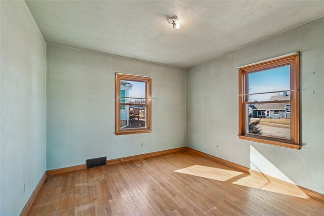 139 21st Street SW, Cedar Rapids, IA 52404