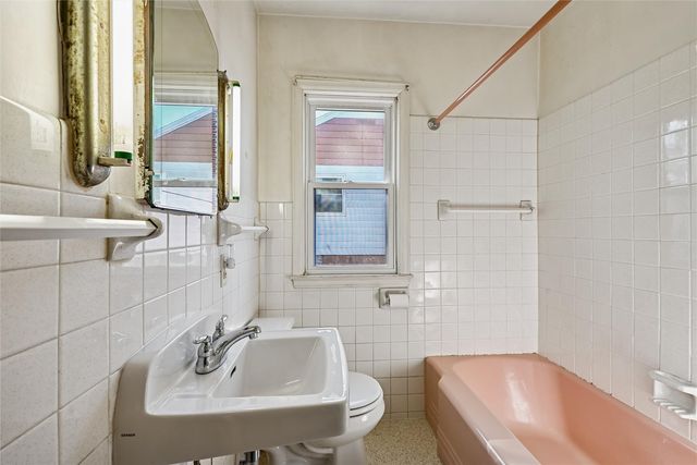 139 21st Street SW, Cedar Rapids, IA 52404