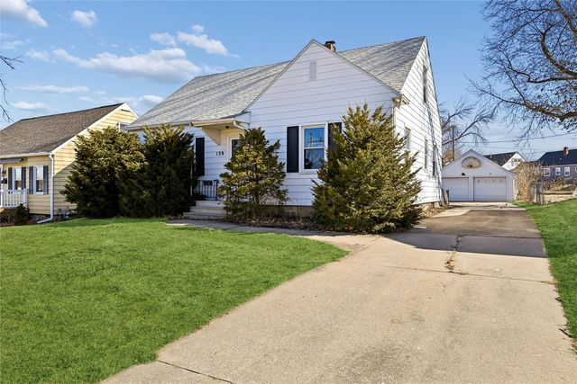 139 21st Street SW, Cedar Rapids, IA 52404