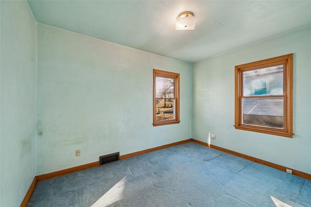 139 21st Street SW, Cedar Rapids, IA 52404