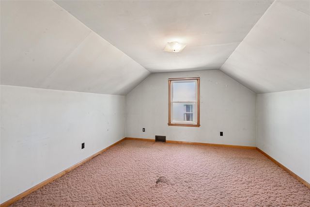 139 21st Street SW, Cedar Rapids, IA 52404