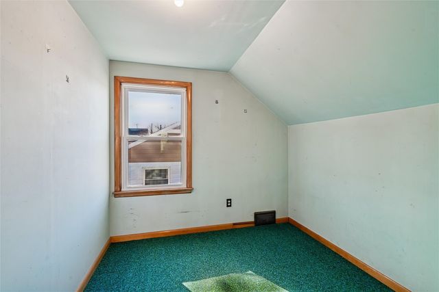 139 21st Street SW, Cedar Rapids, IA 52404