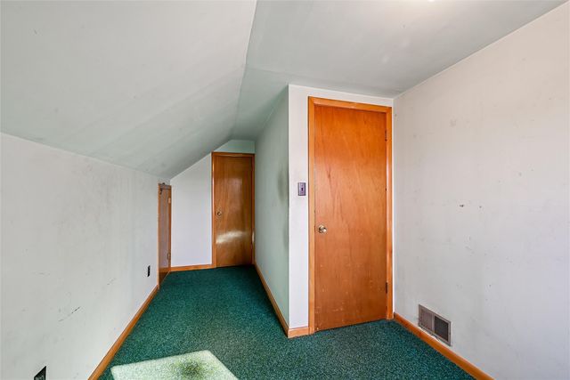 139 21st Street SW, Cedar Rapids, IA 52404