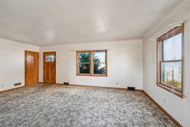 139 21st Street SW, Cedar Rapids, IA 52404