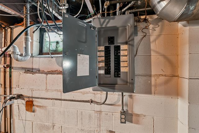 139 21st Street SW, Cedar Rapids, IA 52404