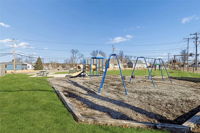 139 21st Street SW, Cedar Rapids, IA 52404