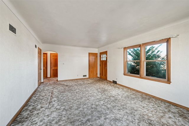 139 21st Street SW, Cedar Rapids, IA 52404