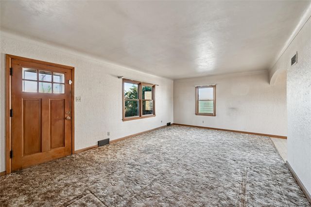 139 21st Street SW, Cedar Rapids, IA 52404