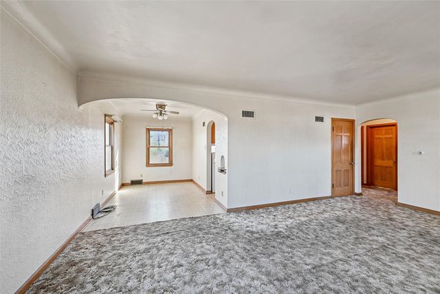 139 21st Street SW, Cedar Rapids, IA 52404