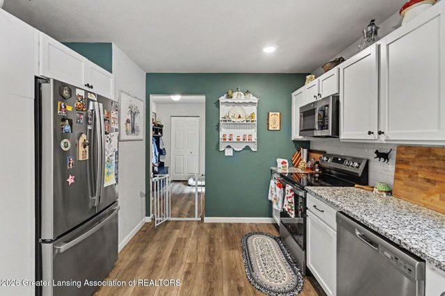 608 Muirfield Drive, Eaton Rapids, MI 48827