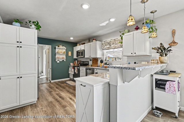 608 Muirfield Drive, Eaton Rapids, MI 48827