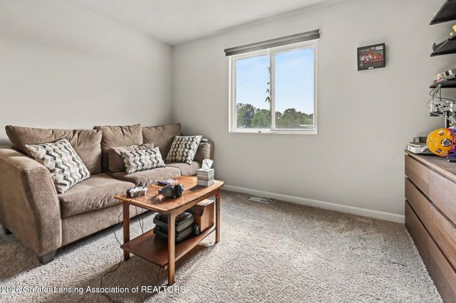 608 Muirfield Drive, Eaton Rapids, MI 48827