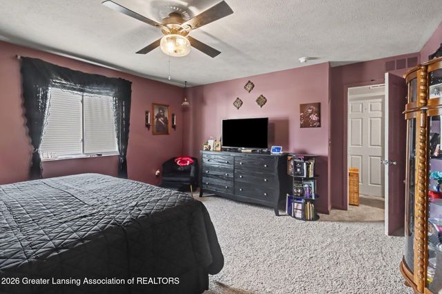 608 Muirfield Drive, Eaton Rapids, MI 48827