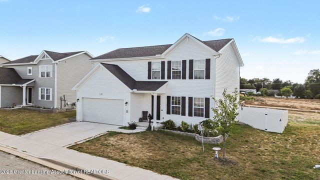 608 Muirfield Drive, Eaton Rapids, MI 48827