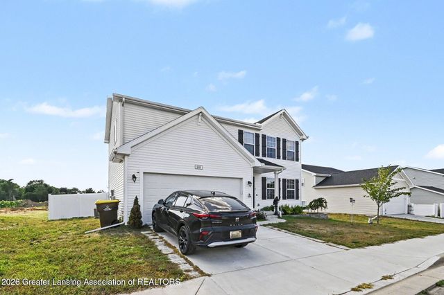 608 Muirfield Drive, Eaton Rapids, MI 48827