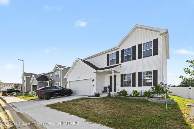 608 Muirfield Drive, Eaton Rapids, MI 48827