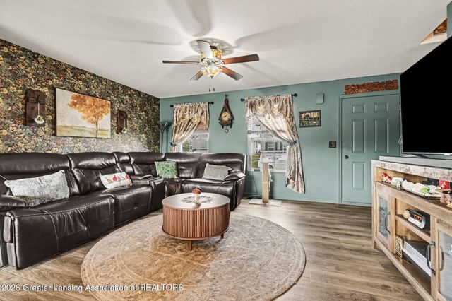 608 Muirfield Drive, Eaton Rapids, MI 48827
