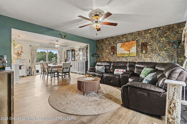 608 Muirfield Drive, Eaton Rapids, MI 48827
