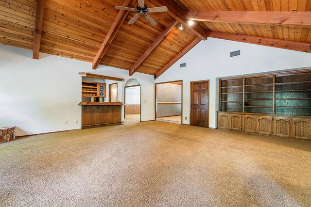 255 E Shepherd Avenue, Fresno, CA 93720