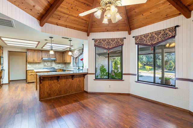 255 E Shepherd Avenue, Fresno, CA 93720
