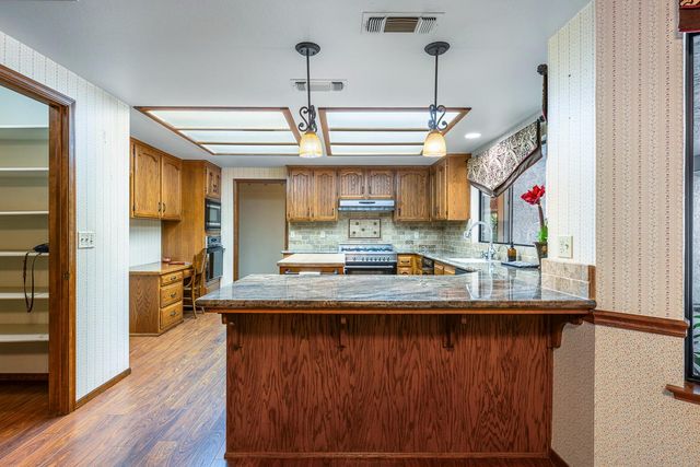 255 E Shepherd Avenue, Fresno, CA 93720