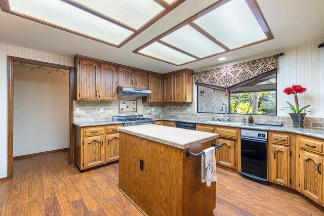 255 E Shepherd Avenue, Fresno, CA 93720