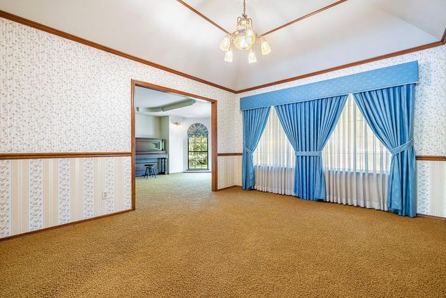 255 E Shepherd Avenue, Fresno, CA 93720