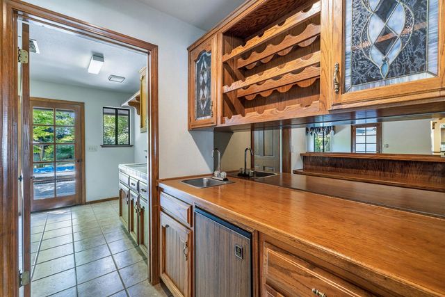 255 E Shepherd Avenue, Fresno, CA 93720