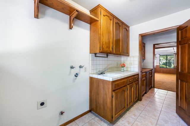 255 E Shepherd Avenue, Fresno, CA 93720