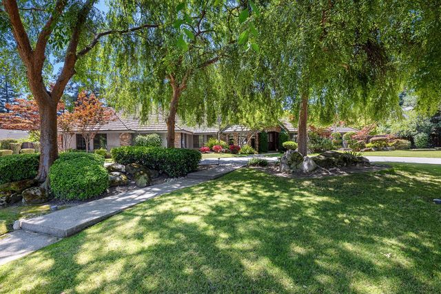 255 E Shepherd Avenue, Fresno, CA 93720