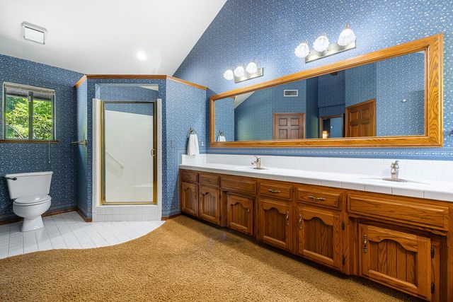255 E Shepherd Avenue, Fresno, CA 93720