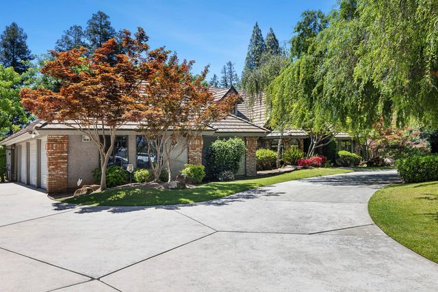 255 E Shepherd Avenue, Fresno, CA 93720
