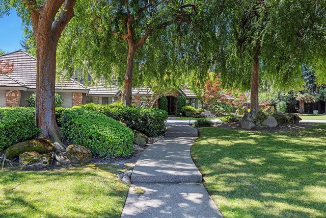 255 E Shepherd Avenue, Fresno, CA 93720
