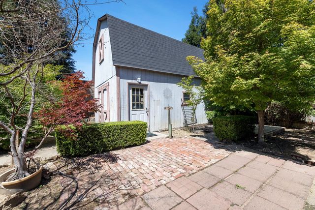 255 E Shepherd Avenue, Fresno, CA 93720