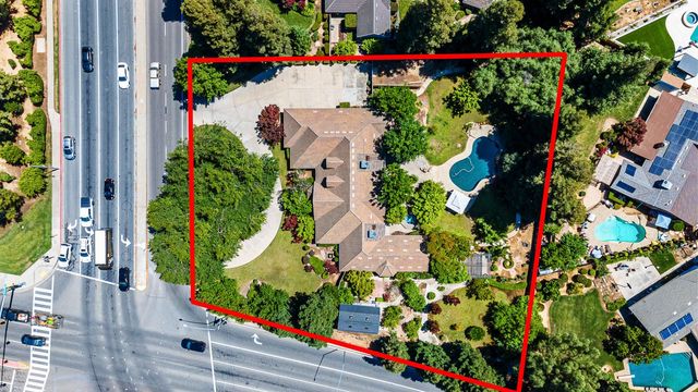 255 E Shepherd Avenue, Fresno, CA 93720