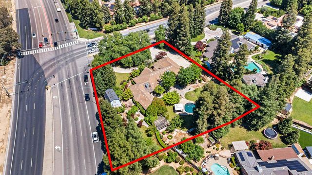 255 E Shepherd Avenue, Fresno, CA 93720