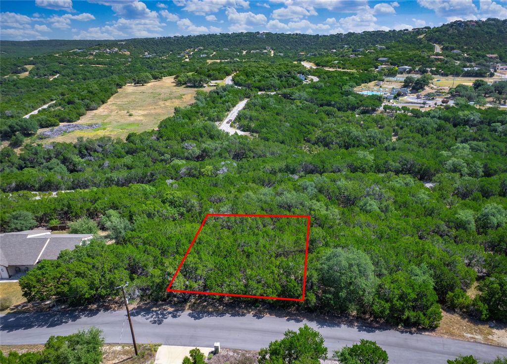 8001 Flintlock CIR, Lago Vista, TX 78645