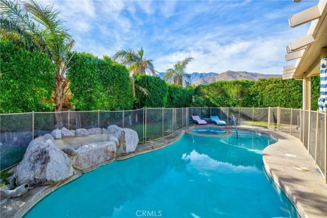 975 Alta Cresta, Palm Springs, CA 92262