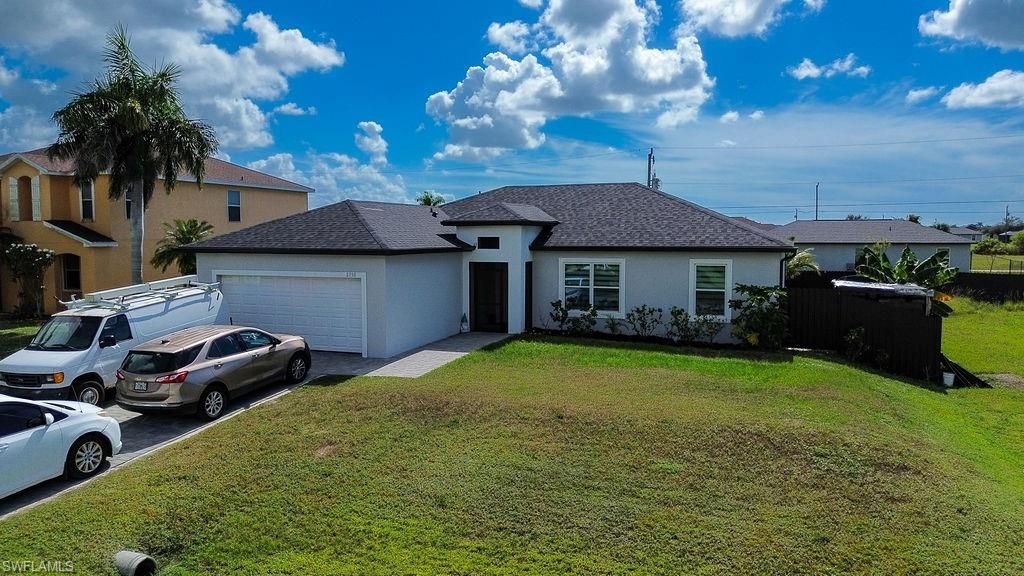 Image 2 of property listing at 2750 NW 4th TER, Cape Coral, FL 33993