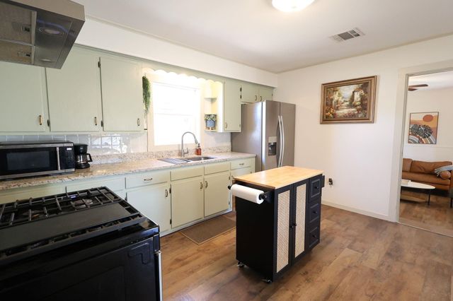 218 North Oak Street, Lockport, LA 70374