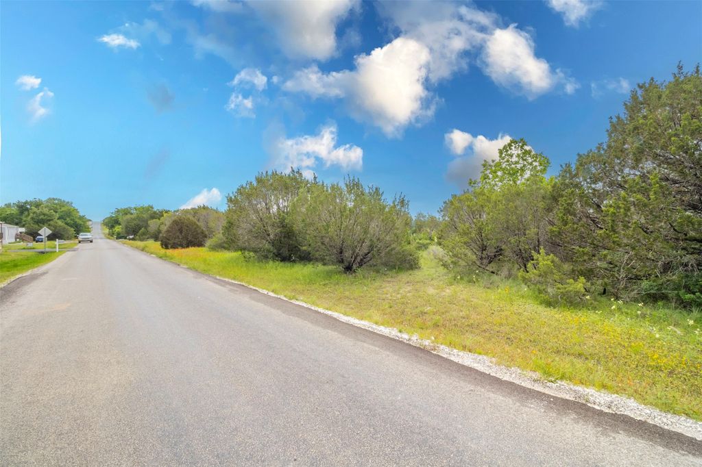 3523 Oak Hill Drive, Granbury, TX 76048