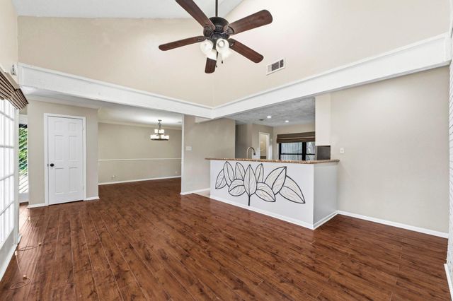 4330 Shady Springs Drive, Seabrook, TX 77586