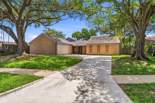 4330 Shady Springs Drive, Seabrook, TX 77586